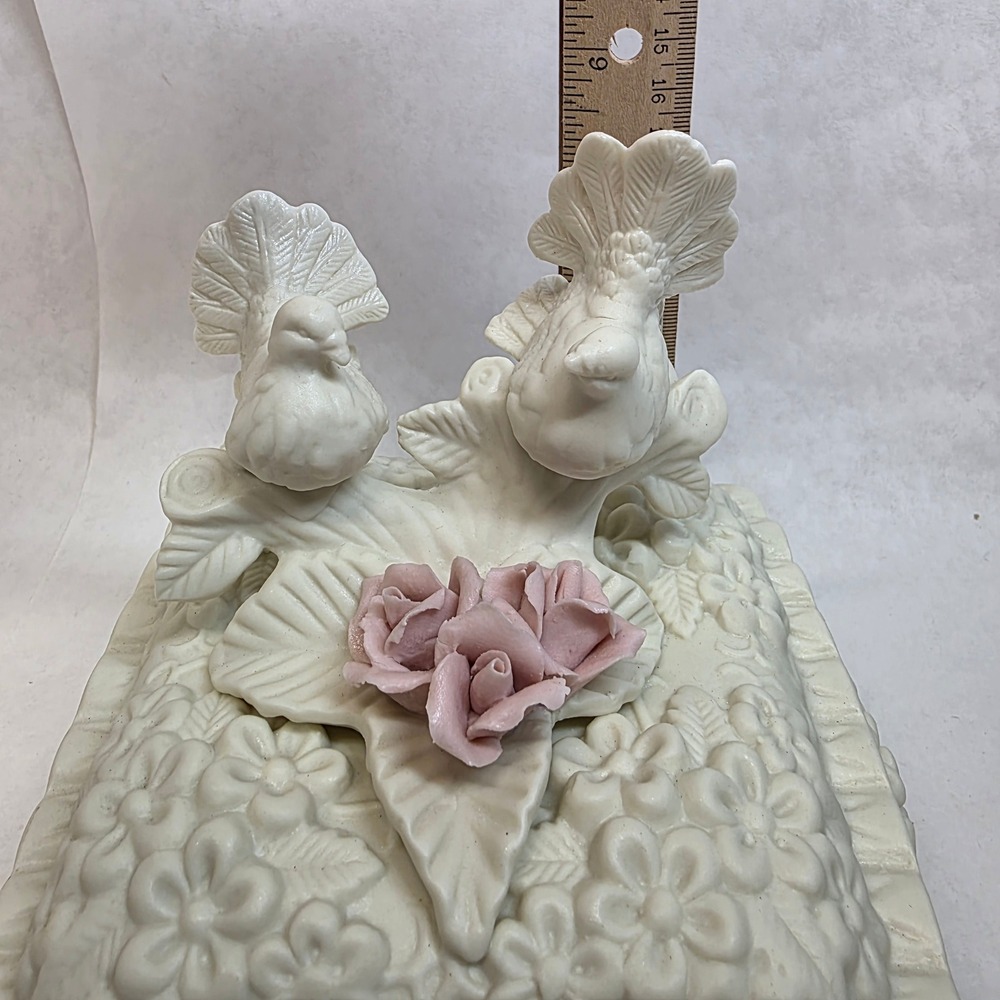 Artmark‎ Jade Porcelain Trinket Box with Lid White Dove Pink Rose Floral 1998 - Picture 4 of 10